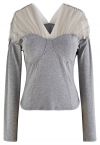 Top ajustado con escote en V y hombros descubiertos de malla Groovy en gris