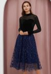 Falda midi de tul de malla con hojas bordadas y lentejuelas en azul marino