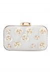 Clutch de flores 3D con cuentas en plata