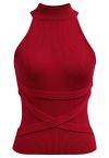 Top de punto halter sin mangas con cinta cruzada en rojo