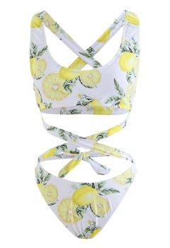 Conjunto de bikini cruzado con lazo en la cintura y estampado de limones