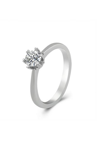 Extravagante anillo de diamantes moissanite