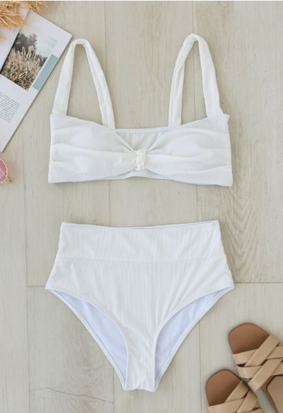 Conjunto de bikini acanalado delantero con nudo retorcido en blanco