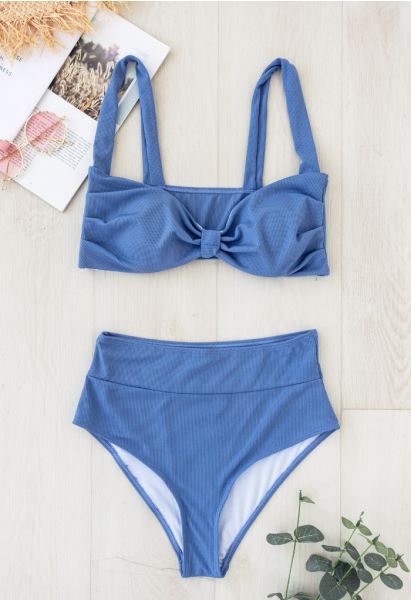 Conjunto de bikini acanalado delantero con nudo retorcido en azul
