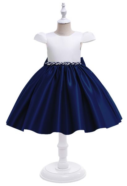 Vestido de princesa con mangas casquillo en la cintura con pedrería en azul marino para niños
