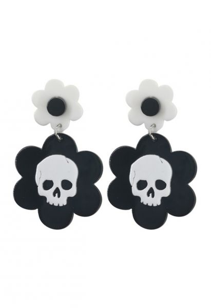 Aretes florales de esqueleto en blanco y negro