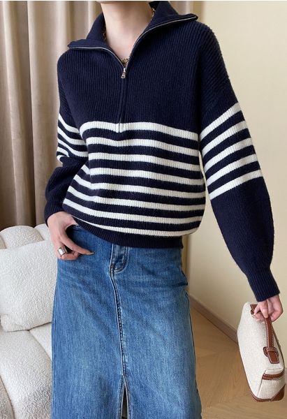 Suéter de punto a rayas con cuello con solapa y cremallera en azul marino