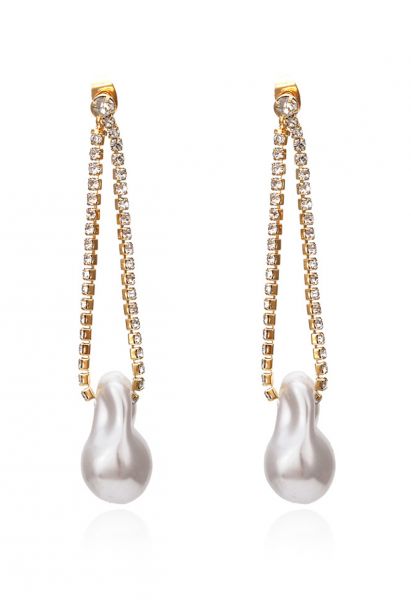Aretes colgantes de perlas irregulares y diamantes en color crema