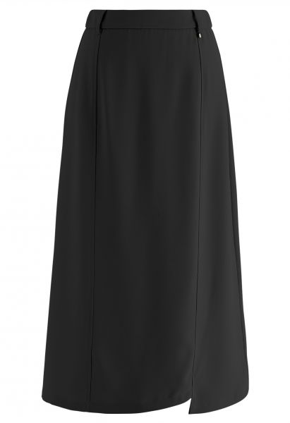 Falda midi con dobladillo irregular y detalle de costuras en negro