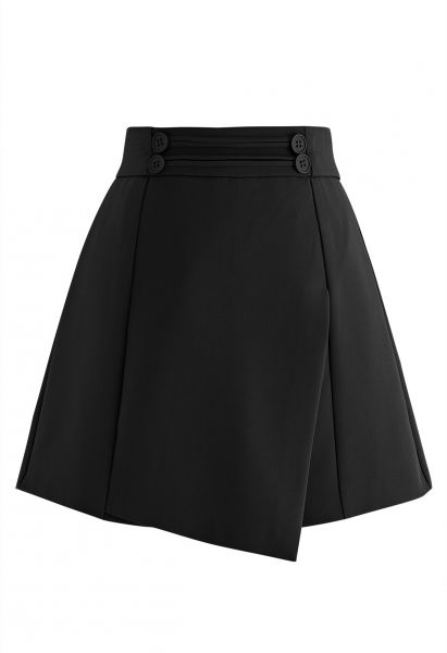 Falda pantalón con solapa decorada con botones en negro