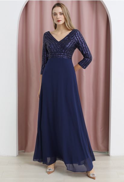 Exquisito vestido largo de gasa con cuello en V y lentejuelas en azul marino