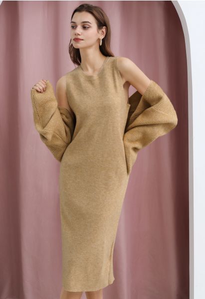 Conjunto informal de vestido de punto sin mangas y manga de suéter en mezcla de lana en color camel