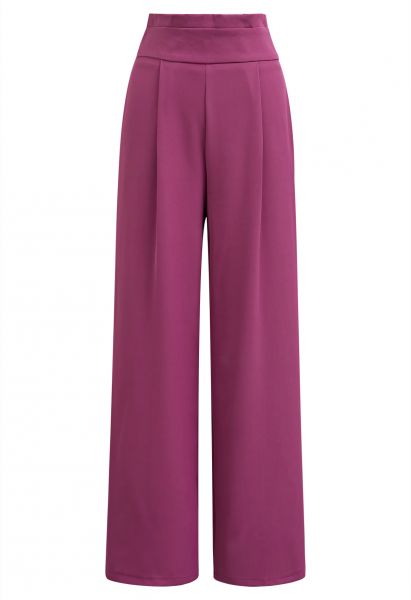 Pantalones rectos con cintura plisada en color baya