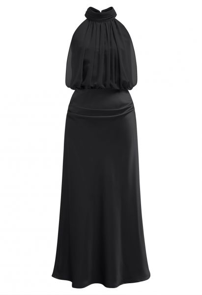 Elegante vestido de satén con empalme de gasa con cuello halter en negro