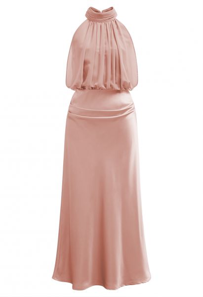 Elegante vestido de satén con empalme de gasa con cuello halter en rosa