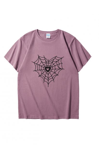 Camiseta con estampado de telaraña y corazón negro