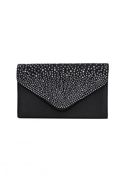 Bolso tipo sobre de satén adornado con diamantes de imitación en color negro