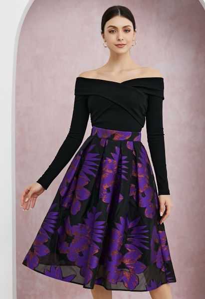 Atractiva falda midi plisada de organza con estampado floral en jacquard en color morado