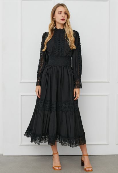 Vestido largo de encaje calado con elegancia victoriana en negro