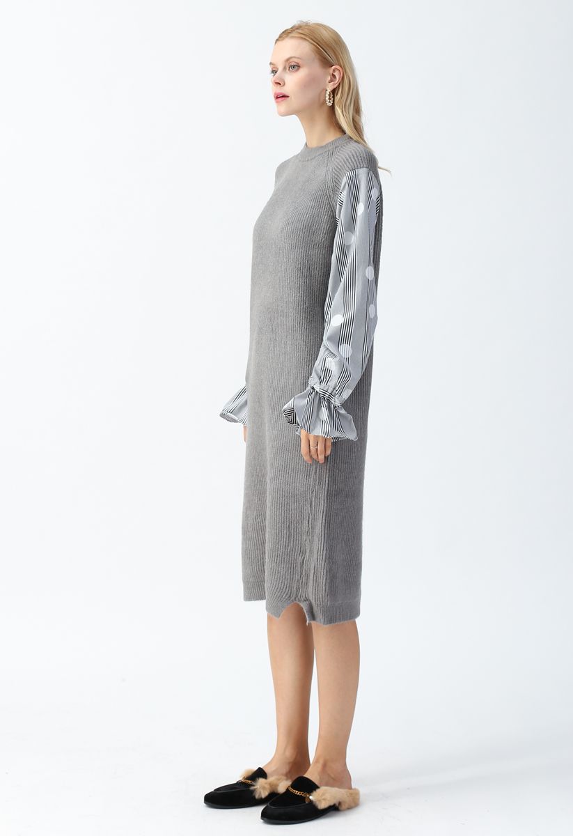 Vestido recto de punto acanalado con mangas empalmadas en gris
