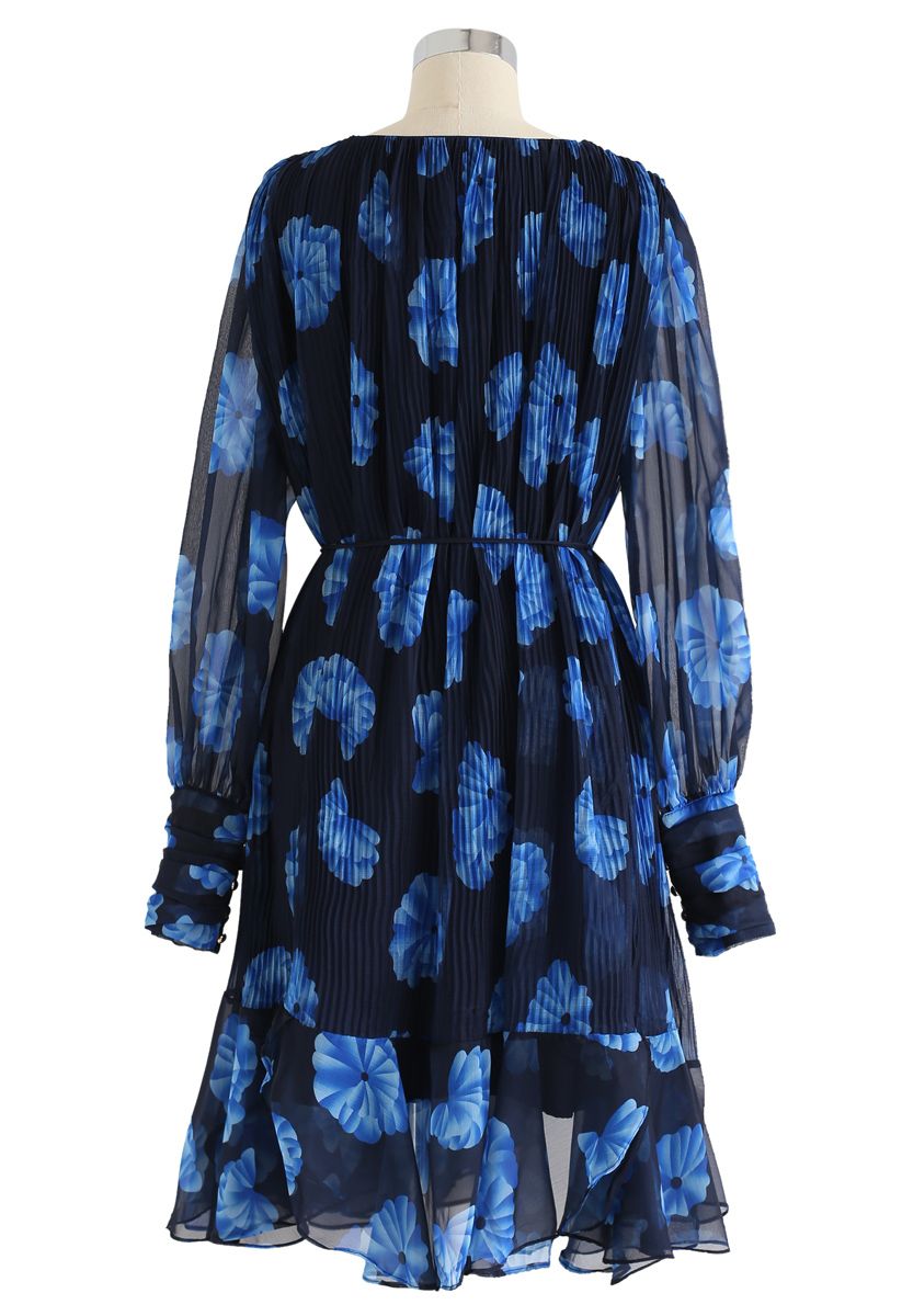 Vestido de chifón plisado con mangas transparentes florales en azul