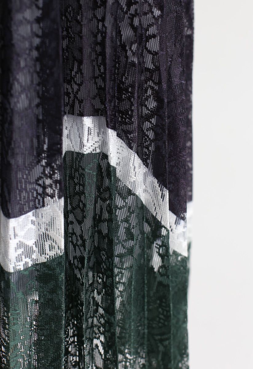 Falda ligera de malla floral de colores en verde oscuro