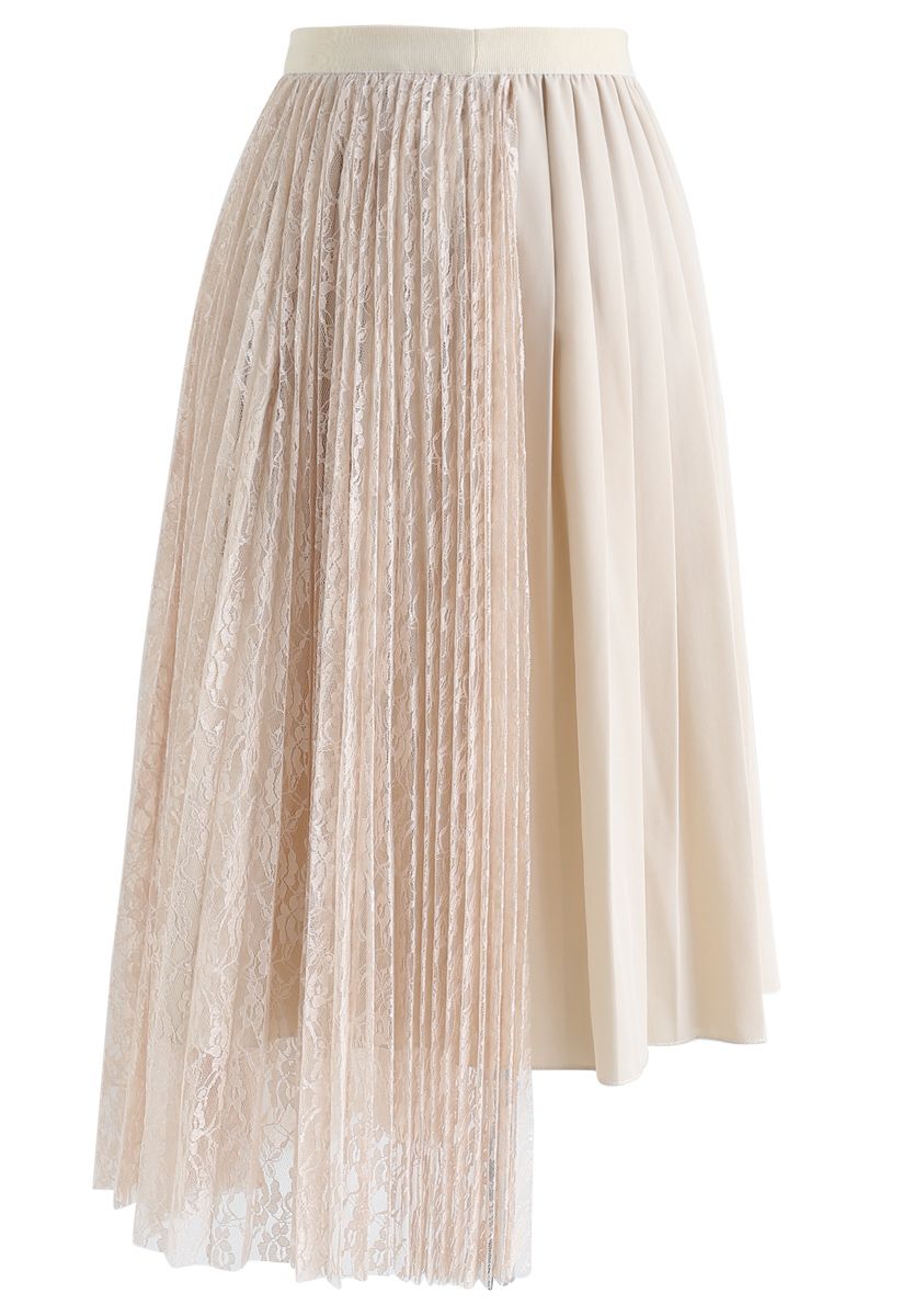 Falda plisada con bajo asimétrico y empalme de encaje en color crema