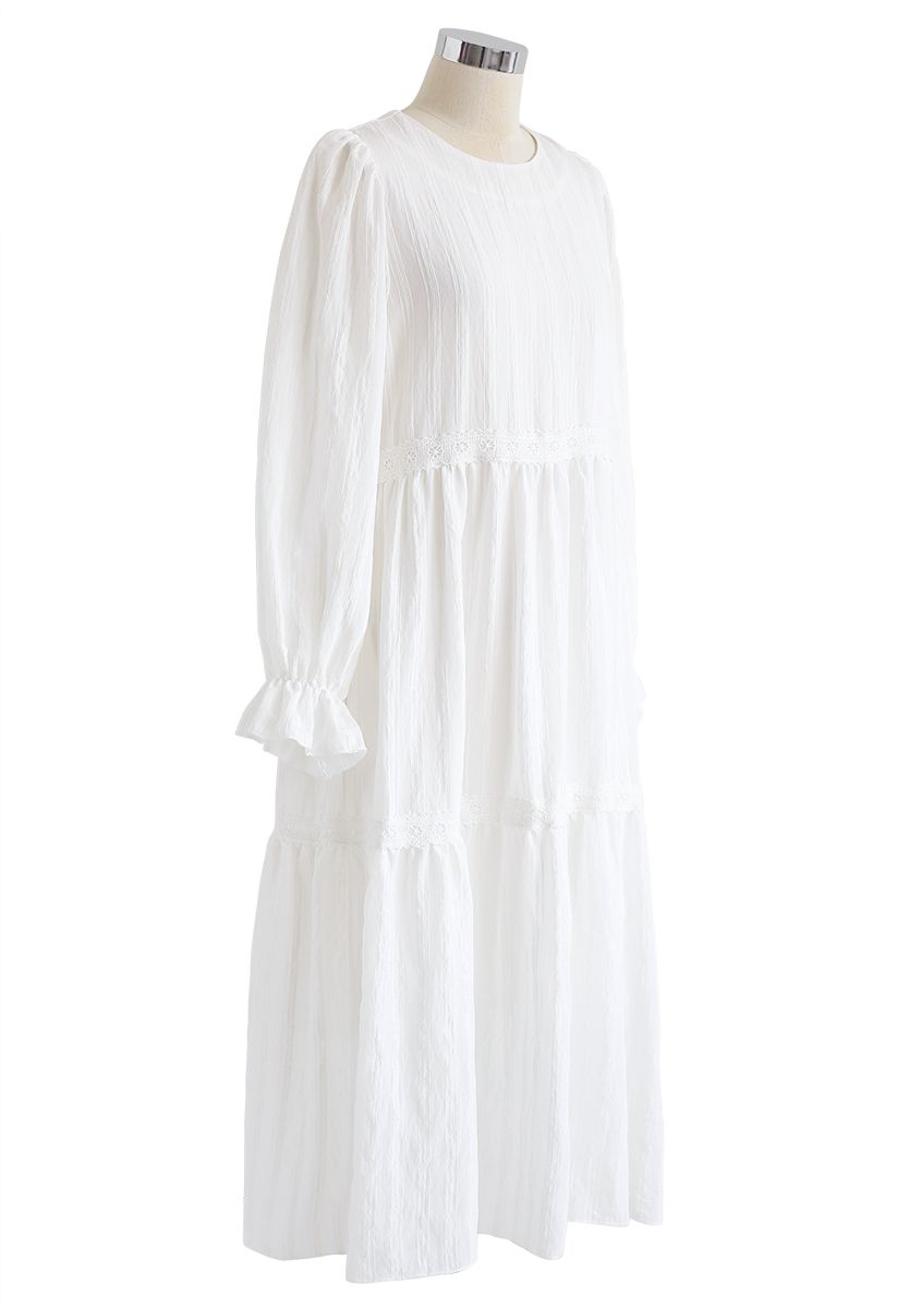 Vestido Dolly con ribete de croché y mangas abullonadas en blanco
