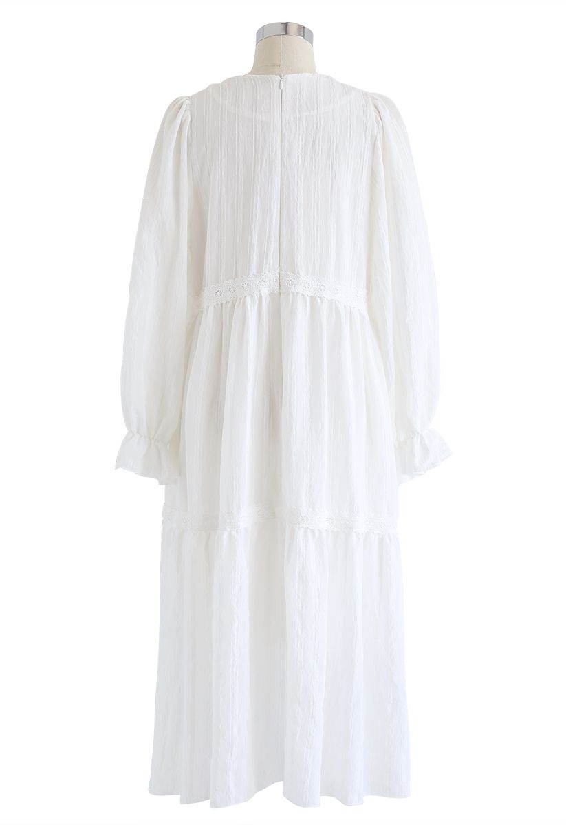 Vestido Dolly con ribete de croché y mangas abullonadas en blanco