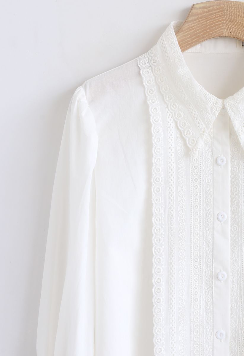 Camisa con ribete de croché con botones en blanco