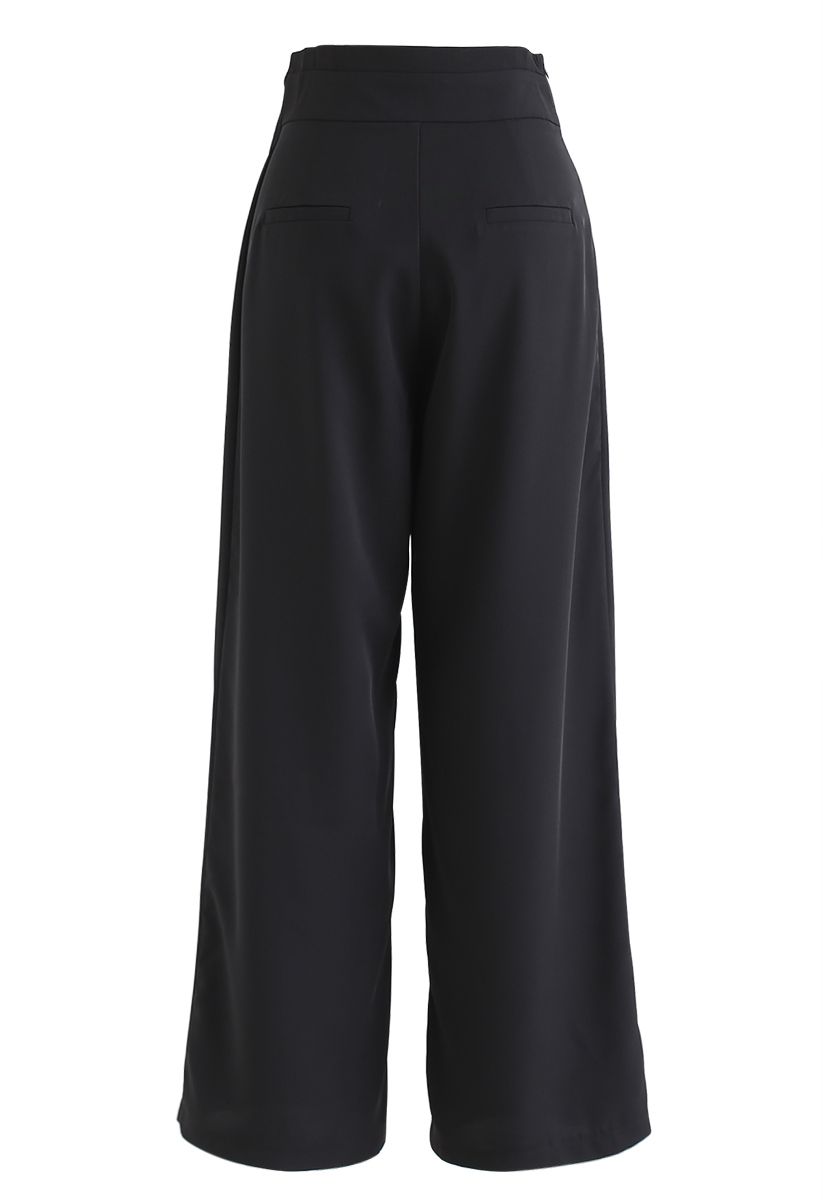 Pantalones de pernera ancha con adorno de botones en negro