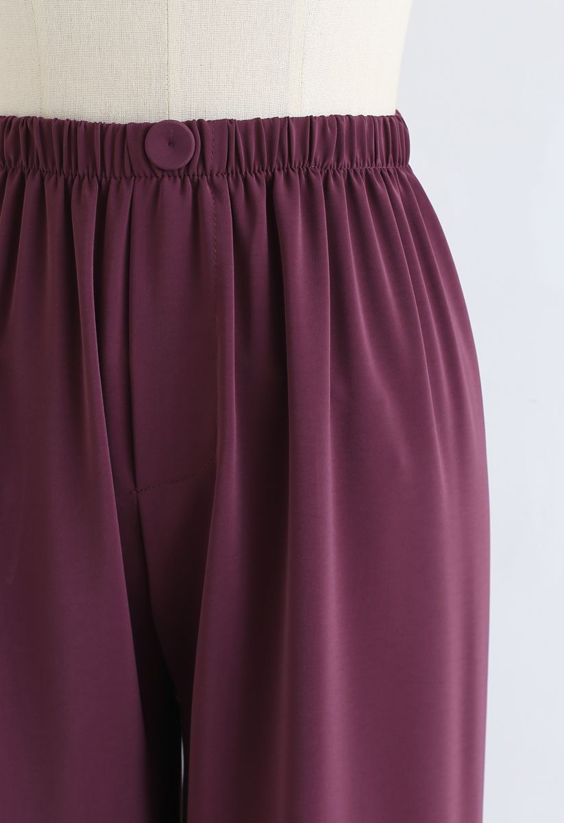 Elegantes pantalones cortos con botones y pernera ancha en Berry