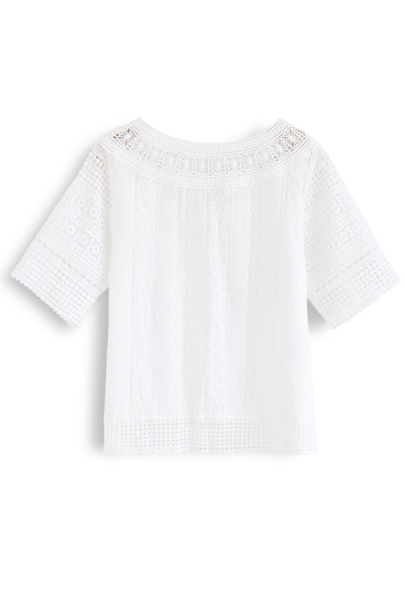 Top crochet floral blanco hombros descubiertos