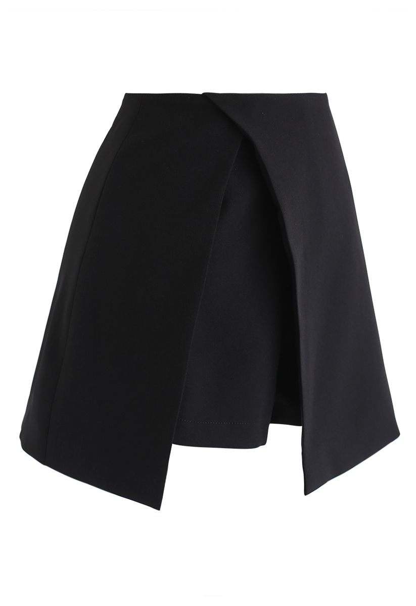 Falda pantalón con solapa en negro utilitario