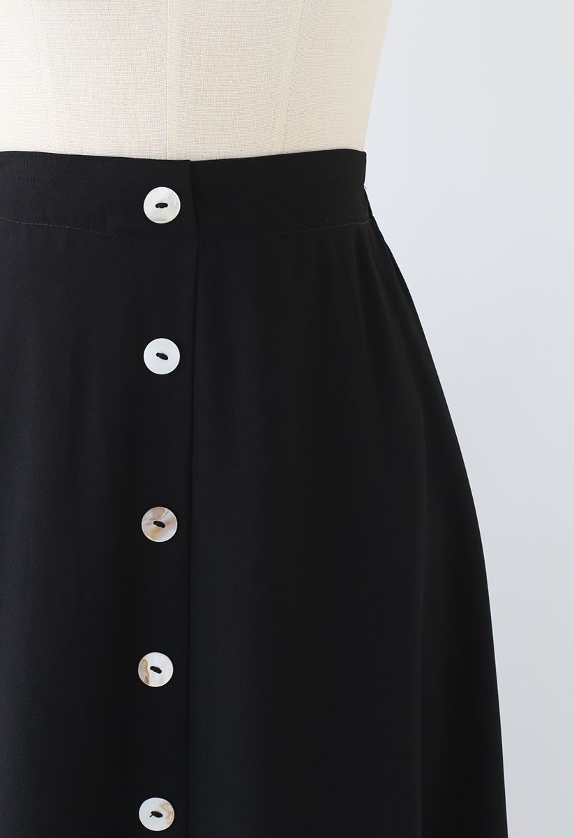 Falda midi con ribete de botones de concha dividida en negro
