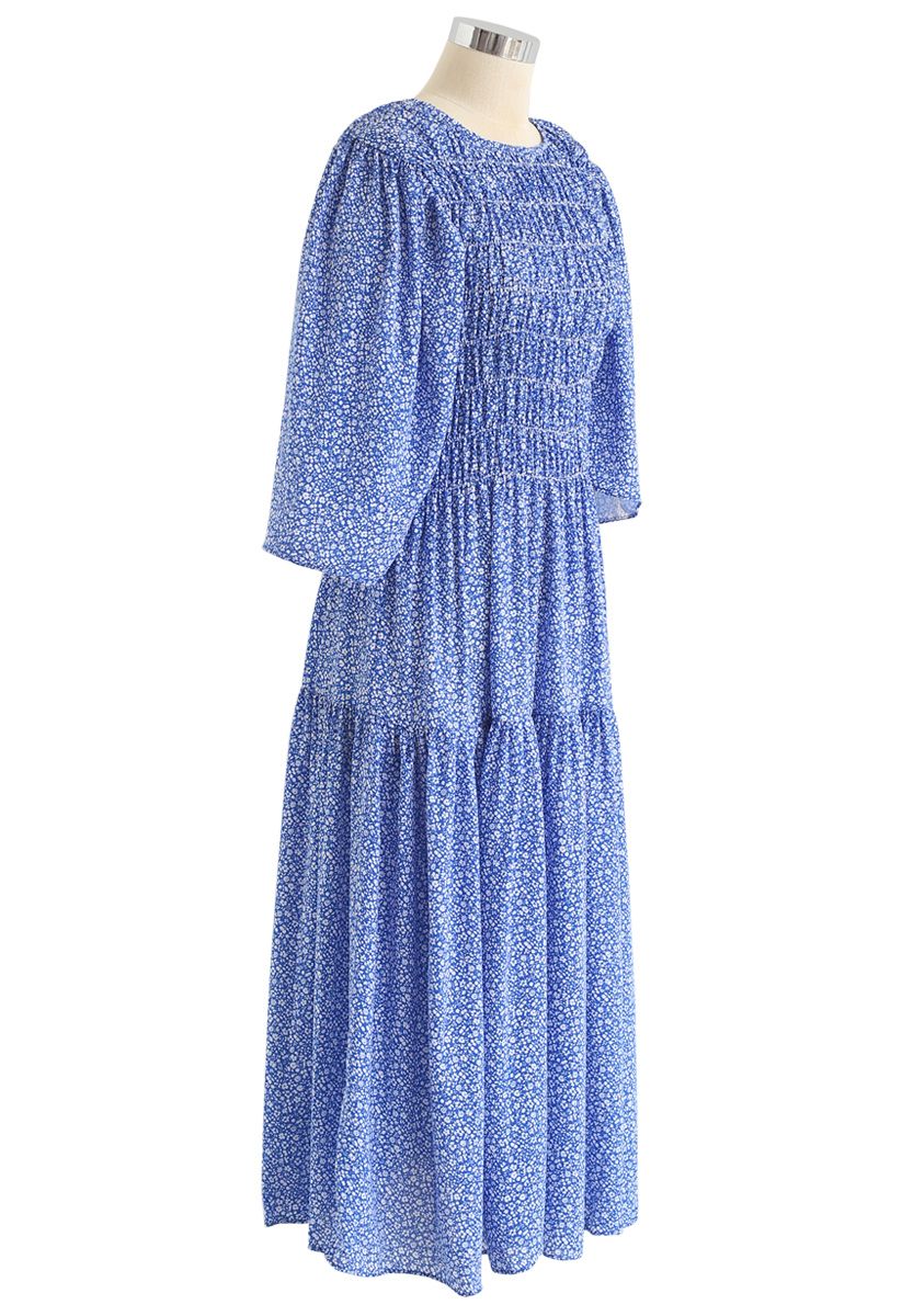 Vestido largo fruncido con lunares de Richly Floret en azul