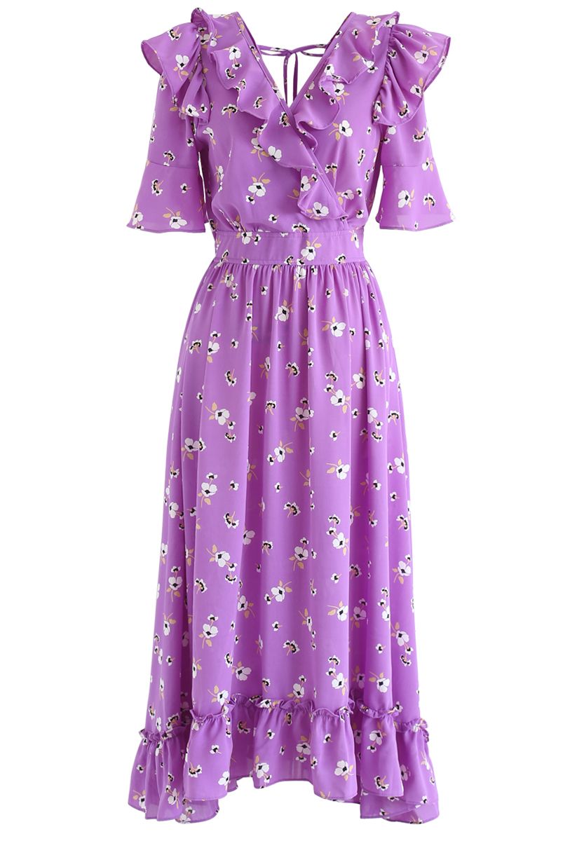 Vestido largo cruzado con estampado de ramos de flores en violeta de Aflutter