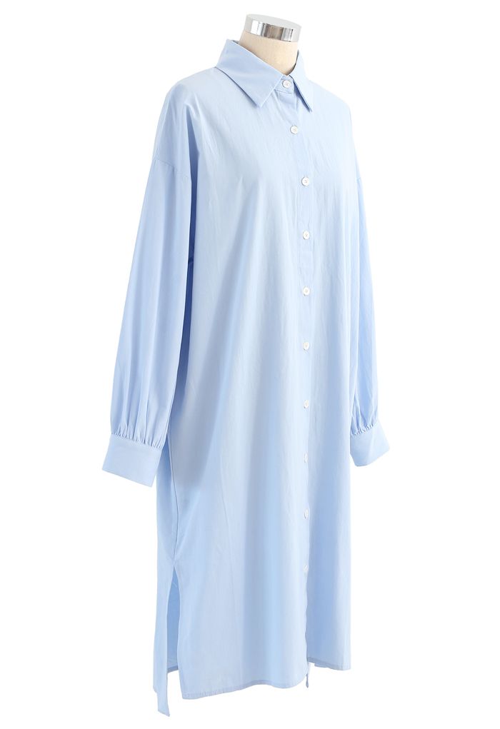 Vestido camisero asimétrico con dobladillo dividido en azul