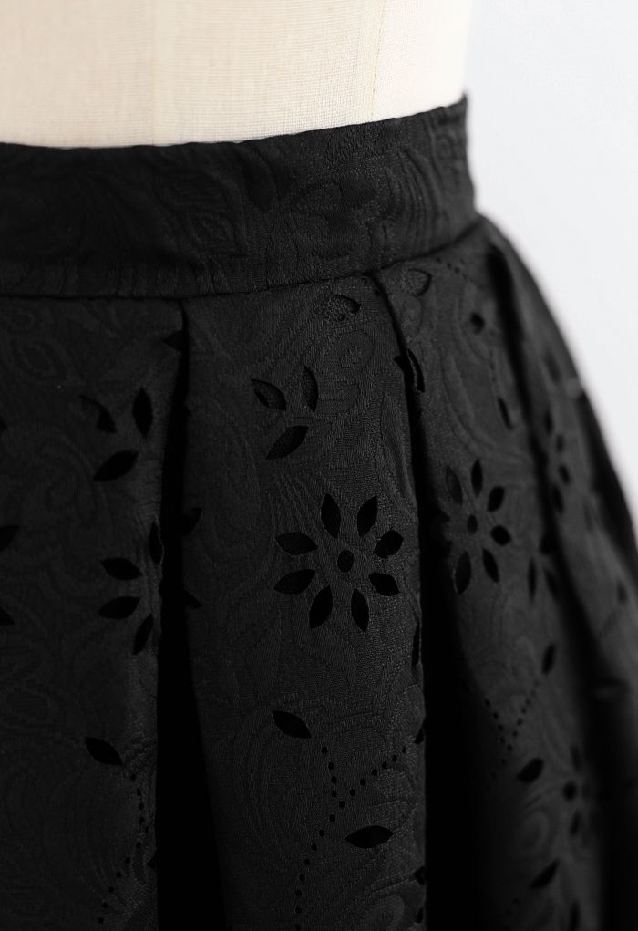 Falda midi de jacquard con corte floral en negro