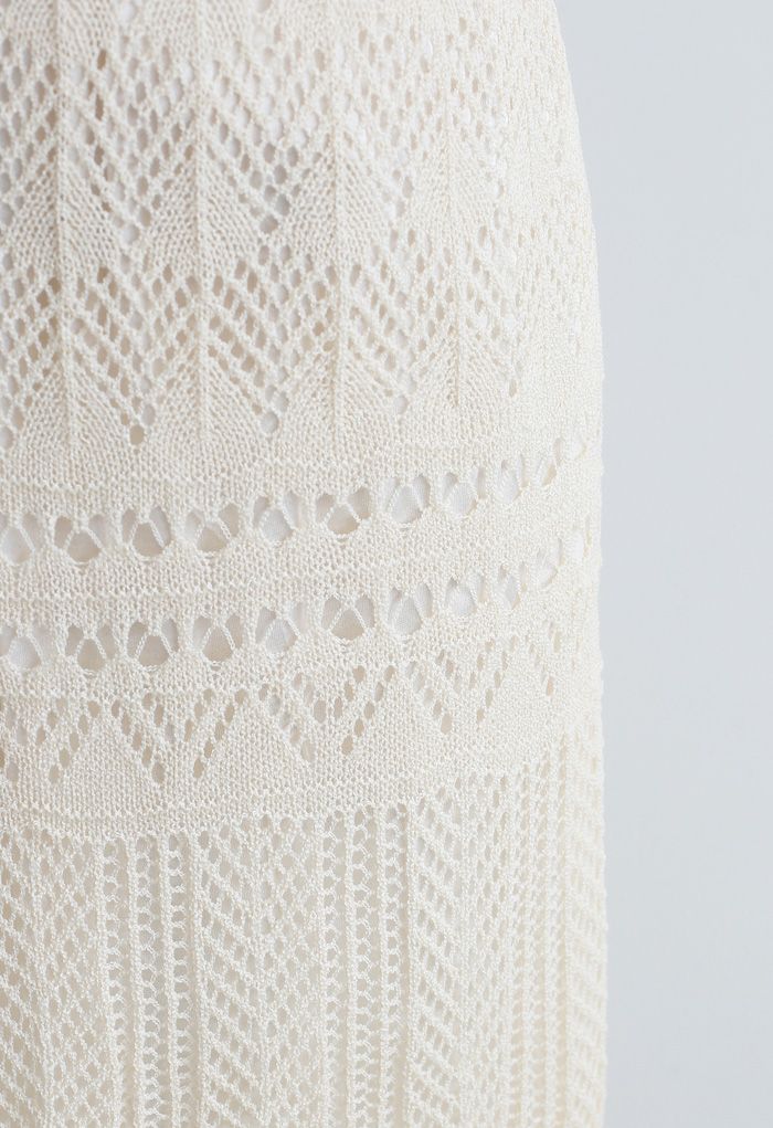 Versátil falda de punto calada en color crema