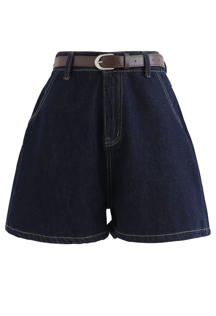 Shorts Mom de cintura alta de mezclilla azul marino con cinturón