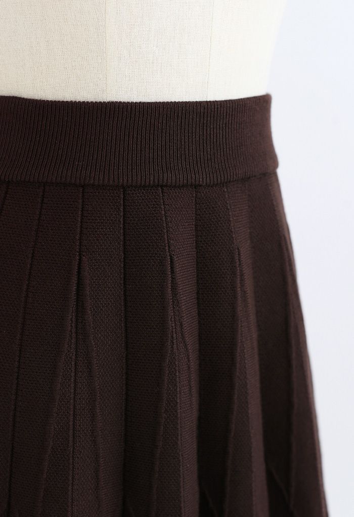 Falda de punto plisada de rayas en marrón