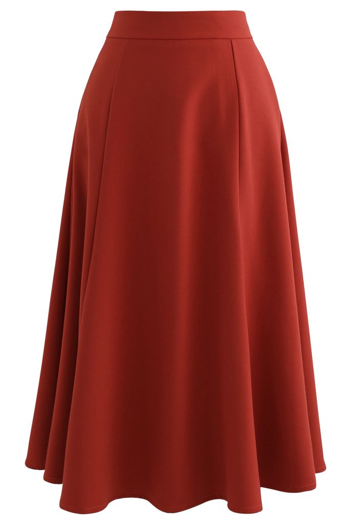 Falda midi con dobladillo acampanado y detalle de costuras en rojo