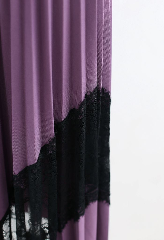 Falda larga plisada con inserción de encaje en violeta