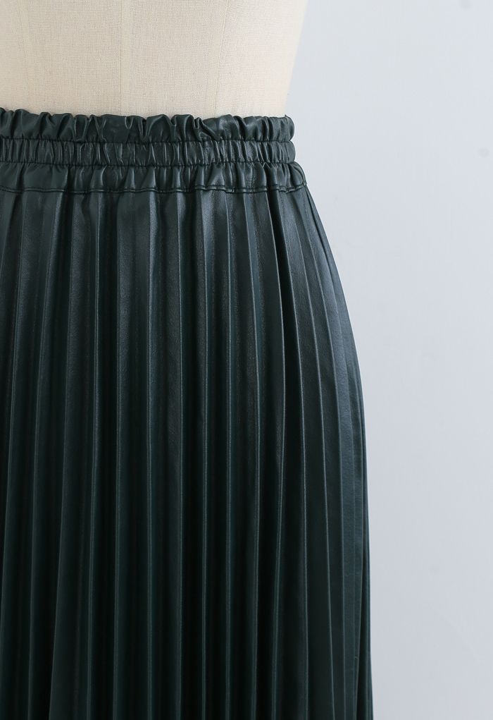 Falda midi plisada de piel sintética en verde oscuro