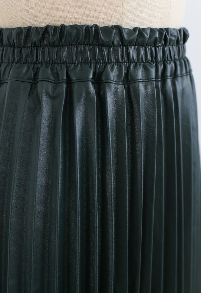 Falda midi plisada de piel sintética en verde oscuro