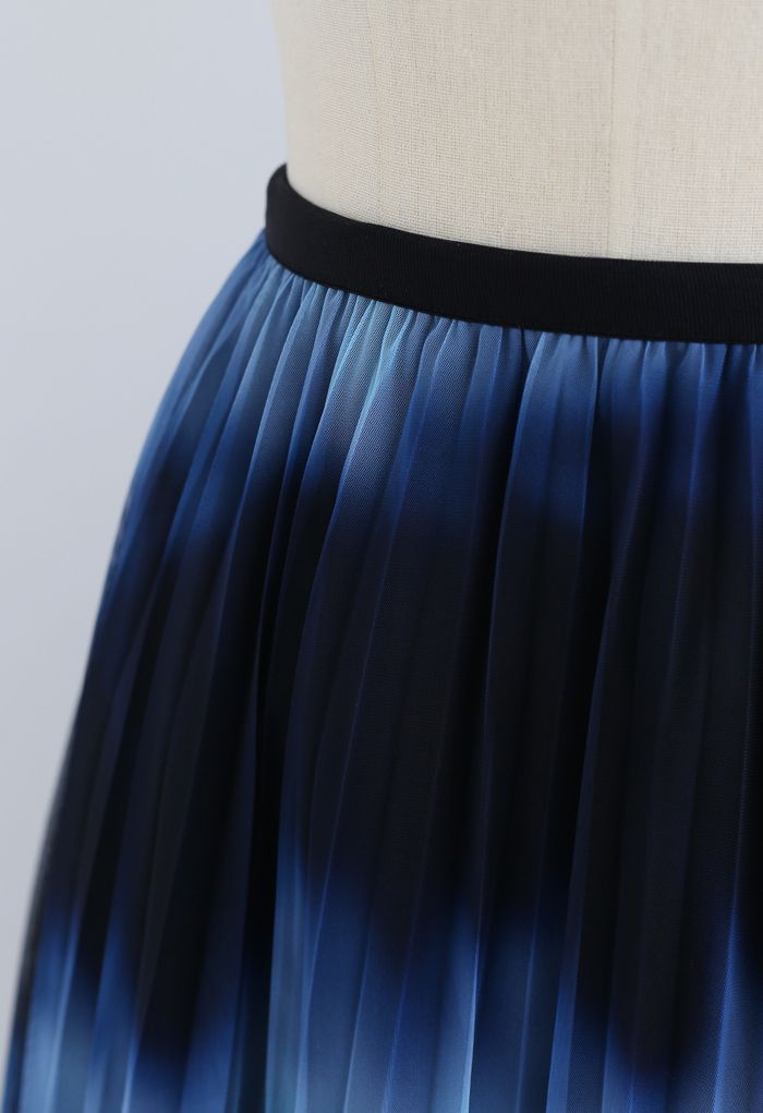 Falda midi plisada de tul de malla color block en azul