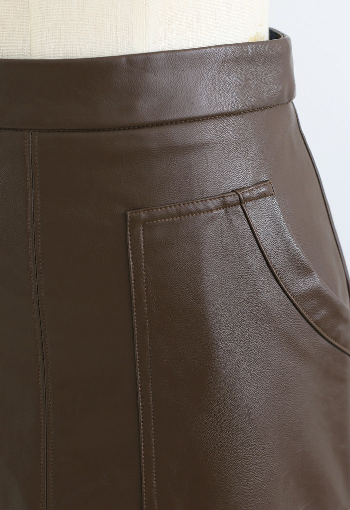 Falda Bud de piel sintética con bolsillos en marrón