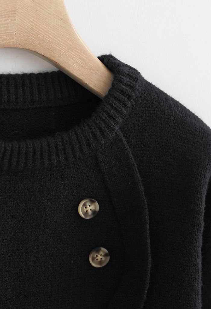 Suéter de punto con botones delanteros ondulados en negro