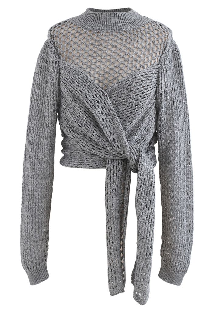 Suéter corto con lazo cruzado y calado en gris